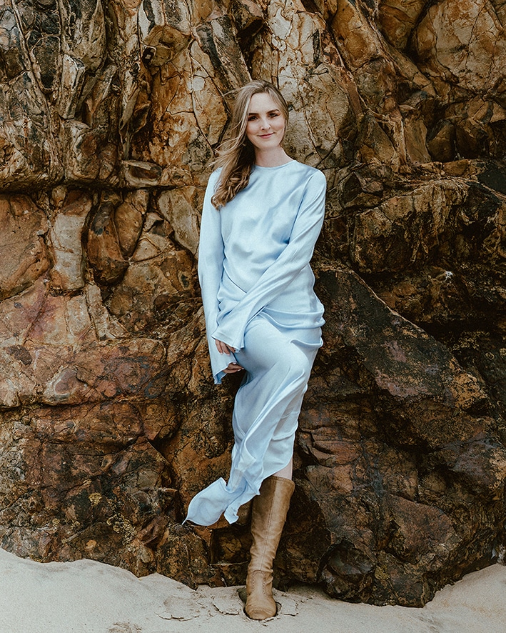 “Growing up, my dad spent a lot of time outside and had a deep connection with the ocean and the environment,” says Anna. “I think that my 
motivation comes from this. What he passed on to me was an understanding of that deep connection between people and nature.”  