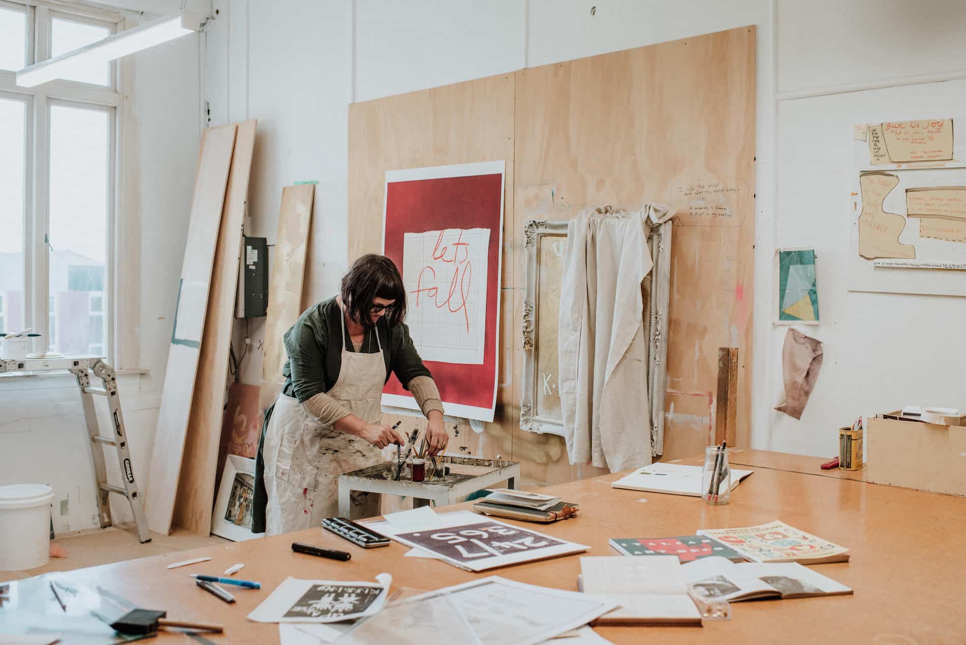 Fleur’s studio in Whanganui has three spaces: at one end, the painting studio where she can be messy and hands-on, creating her artwork; at the other, a light-filled workroom, shared with her studio manager, for business admin and image editing; and in the middle is a place where people can meet Fleur and see the work. “The viewing space is a bit like an apartment – people think I live here! I want it to have that relaxed, lived-in feeling because I make work for people’s homes, not to hang on a gallery wall.”
