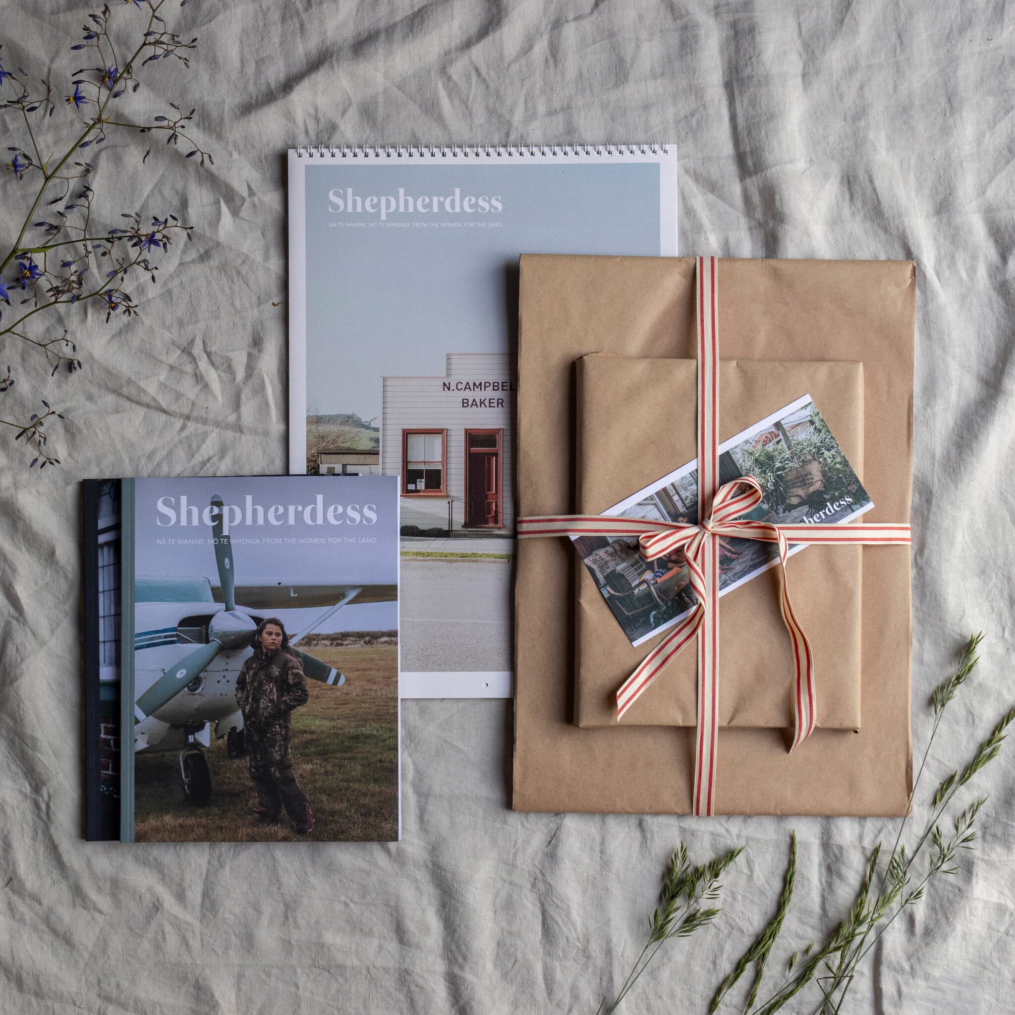 Gift Bundle - Calendar and Magazine_2