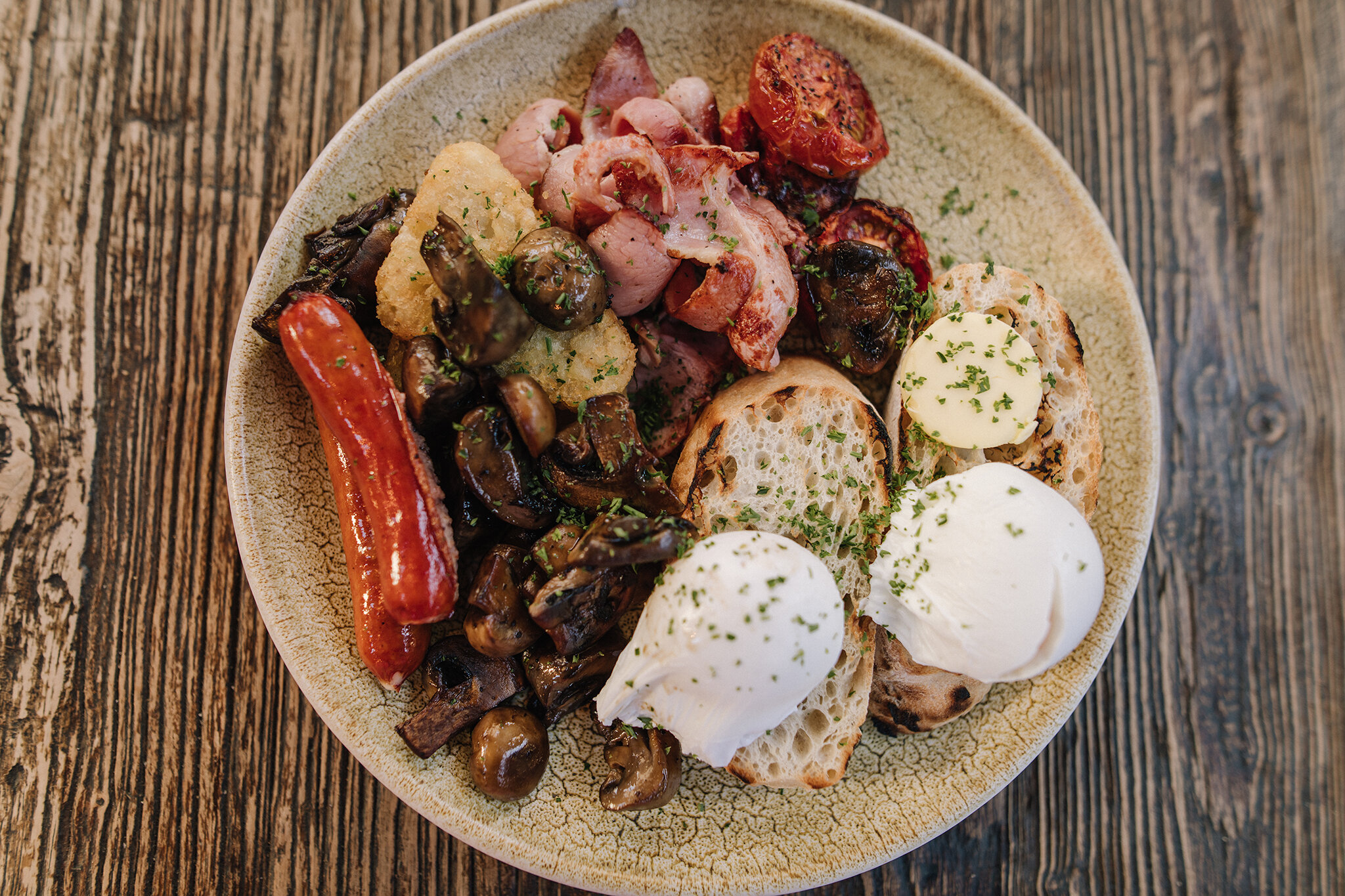 Cafe breakfast in Clyde