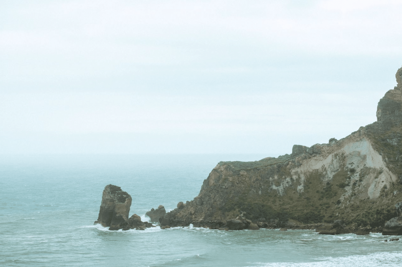 Above. The view off the Castlepoint coast. “Our kids have the best
backyard to play and explore in, and we are
thankful for it every day.”